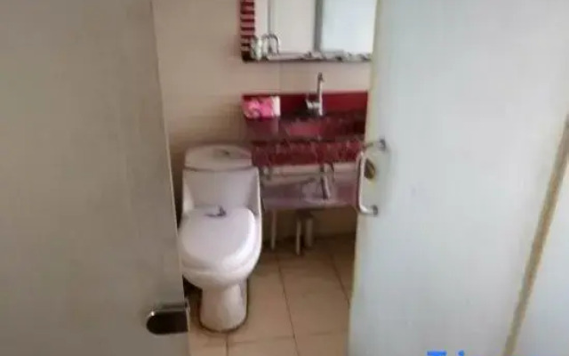 Urumqi Xinyuan Hotel (Tonghui Used Car Market)