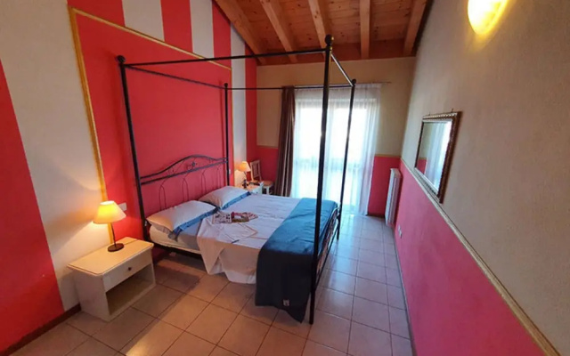 Cozy Appartment With Pool & Free Parking