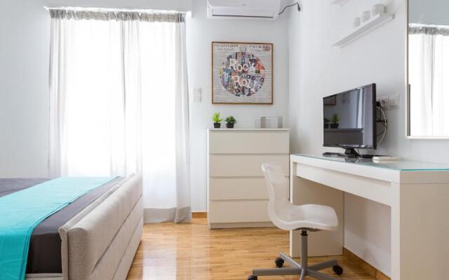 Newly Renovated 100m² Stylish Urban Flat