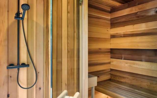 Fawns Keep - Hot Tub and Sauna Retreat