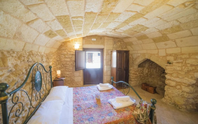 Masseria Relais Saraceno with pool