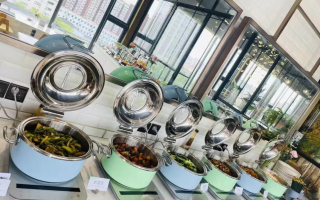 Little Lujiazui Atour Hotel