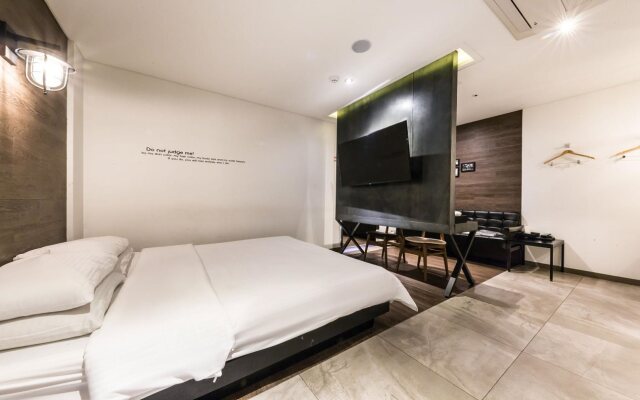 HERTZ Hotel