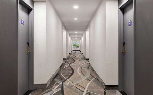 Days Inn by Wyndham Kingston