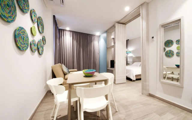 Azure Lofts & Pool Hotel