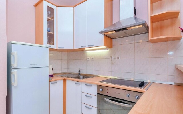 Awesome Home in Zastrazisce With Wifi and 2 Bedrooms