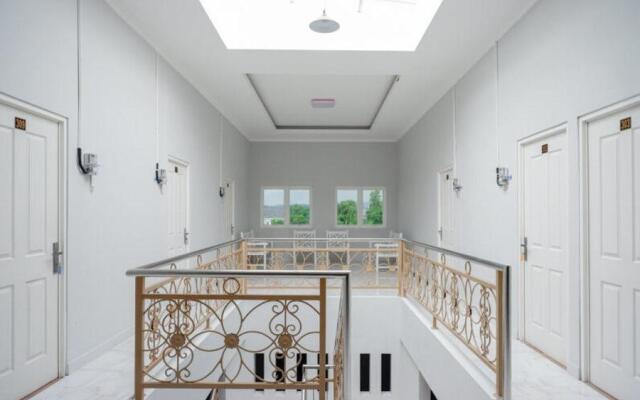 RedDoorz @ City Park Medoho Semarang