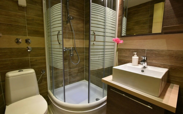 Villa Natural Wood