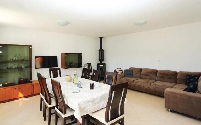 Beautiful Home in Pucisca With 3 Bedrooms and Wifi