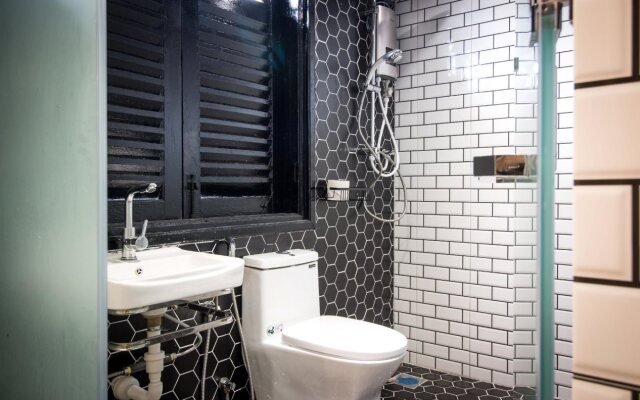 The Brownstone Hostel & Space