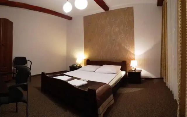 Hotel Junior