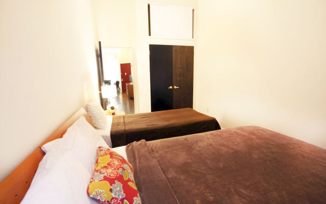 Luxury Suites Lenox Ave