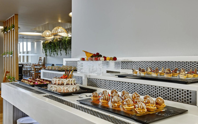 Blue Marine Resort & Spa