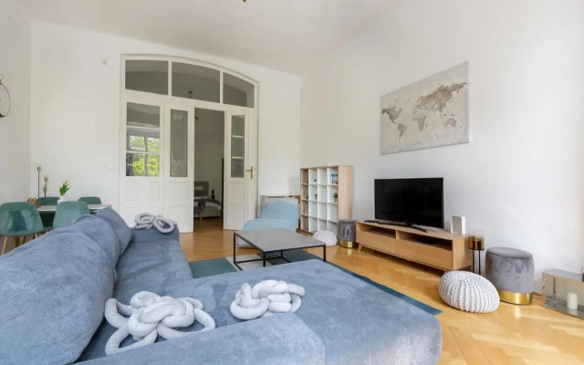 SUPER CENTRAL 2BR-2BT with Balcony&View&Sauna&Jacuzzi