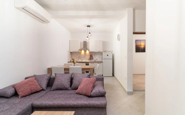 Lux 1 - Heated Pool - A4