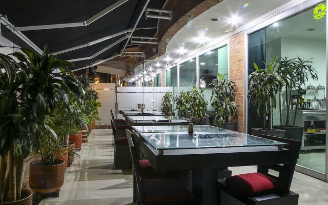 Parque 63 Hotel