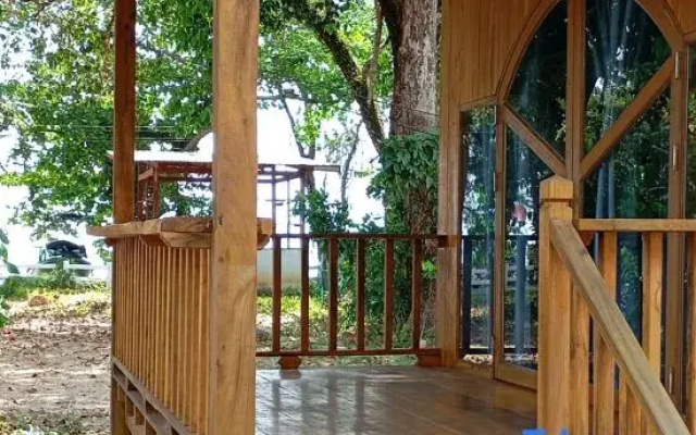 Wood Cabin by the bay, Awnon Beach at Time Travel Club