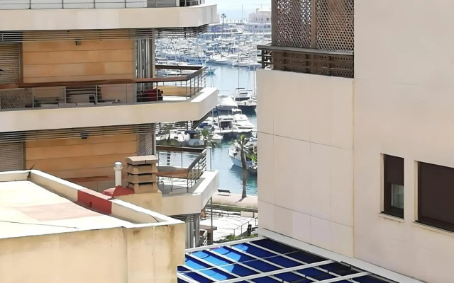 Lux City Loft in front of the Port