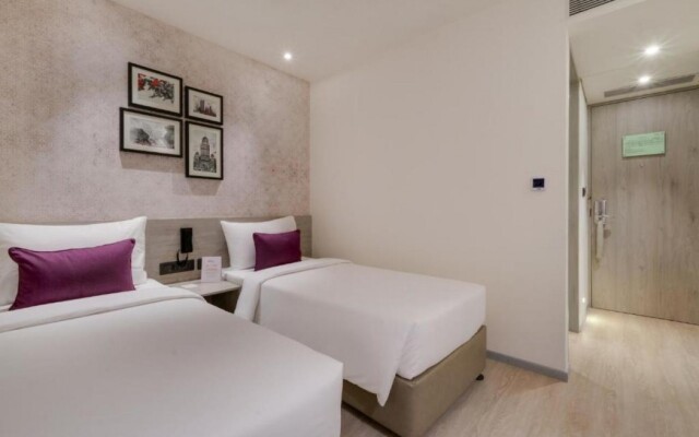 7 Apple Hotel Mahape