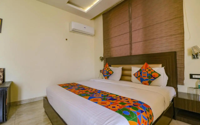 FabHotel Narula