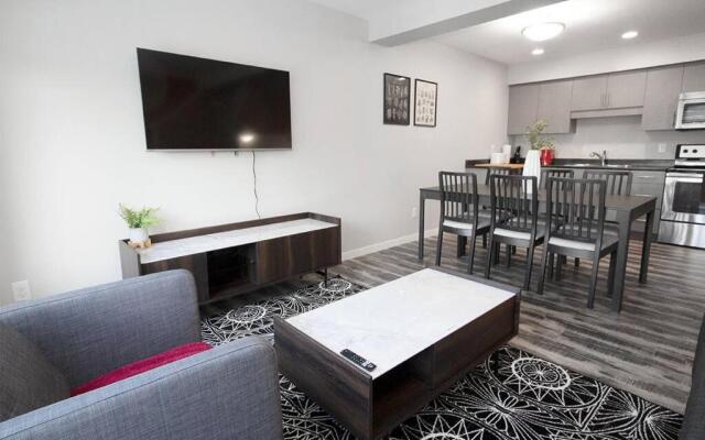 Modern and Comfortable Townhouse in South Winnipeg