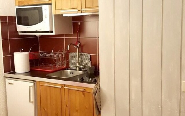 Studio in Praloup, With Wonderful Mountain View and Furnished Terrace