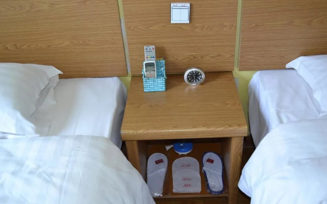 Joyinn Jinan Bayi Overpass