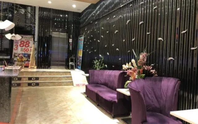 18 Boutique Hotel (Zhangzhou Qiloucheng Ligang Commercial Street)
