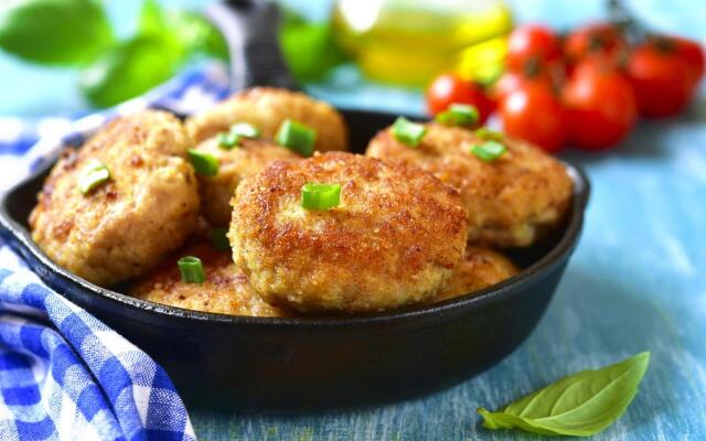 Capital O 85097 Hotel KPR Inn