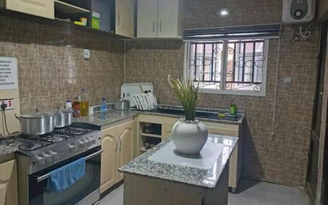 3 Bedrooms house for Short let Holiday Apartments