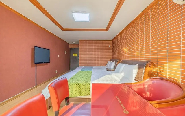 Geoje Rockspa Pension
