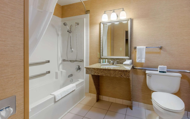 Quality Inn & Suites Benton - Draffenville