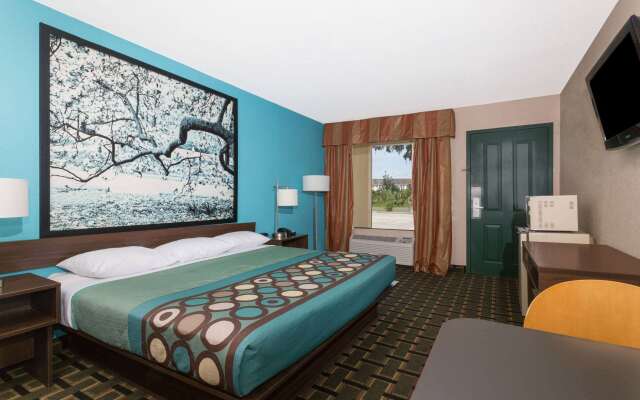 Super 8 by Wyndham Brunswick South/I-95