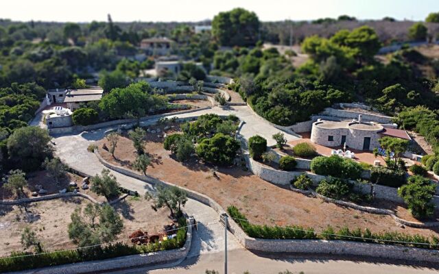 Villa Agapanto - Trullo Anthos con Vista Mare e Giardino Privato