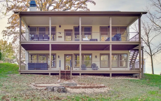 Pool Access, Deck & Boat Slip: Monkey Island Oasis