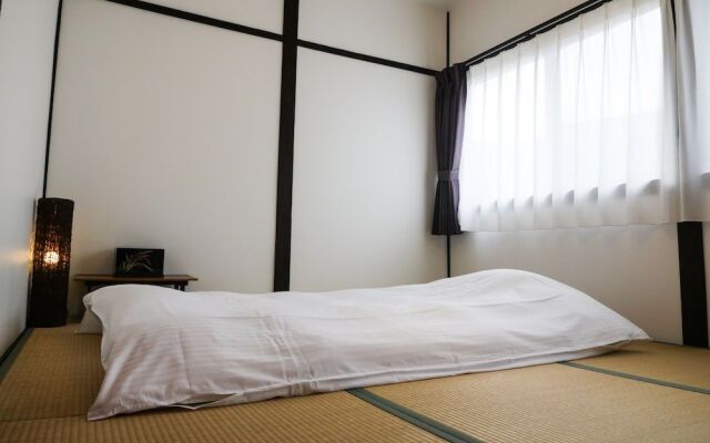 Sennichi House