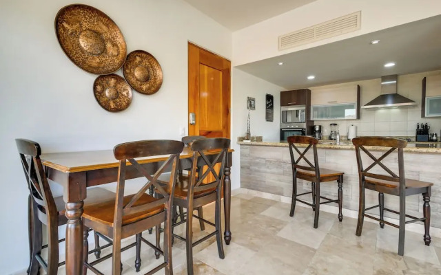 Chic Cabo Condo - Walk to Marina & Downtown!