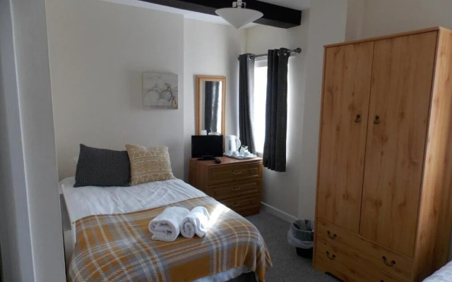 The Red Lion Inn Madley