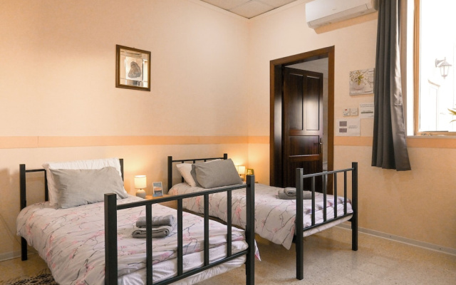 Sunny Maltese Townhouse Madonnina Kalkara