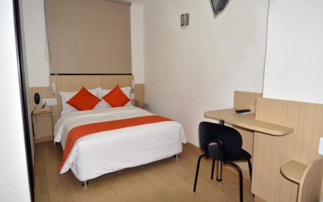 Hotel Granada Plaza