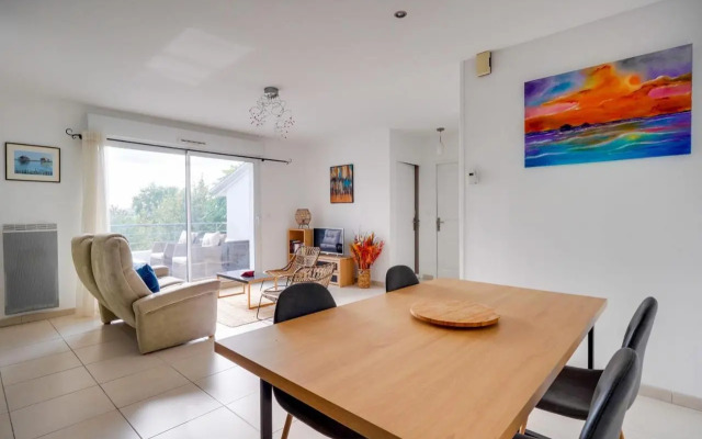 Nice apartment Mérignac with terrace and parking