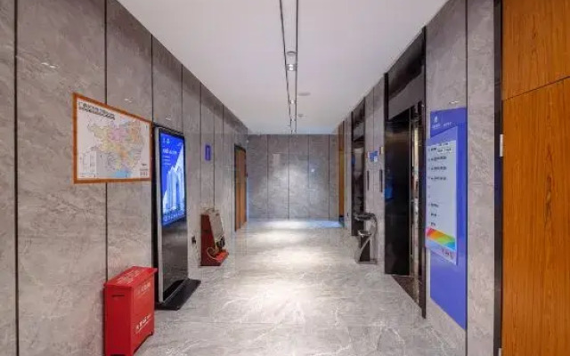 Unitour Hotel (Yulin Rong County Rongzhou Bridge Railway Station)