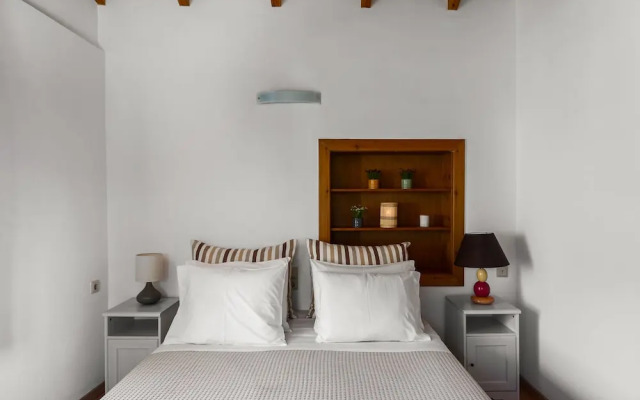 Traditional Rustic Maisonette By Konnect