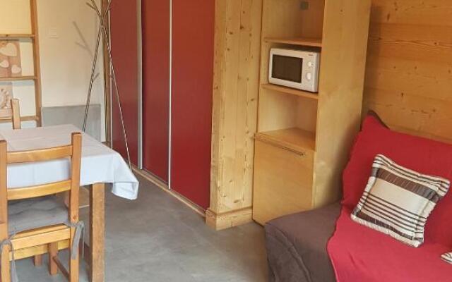 Chaleureux 2 pièces avec terrasse à Seez