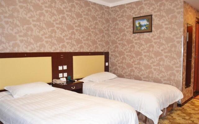 Super 8 Peony Square