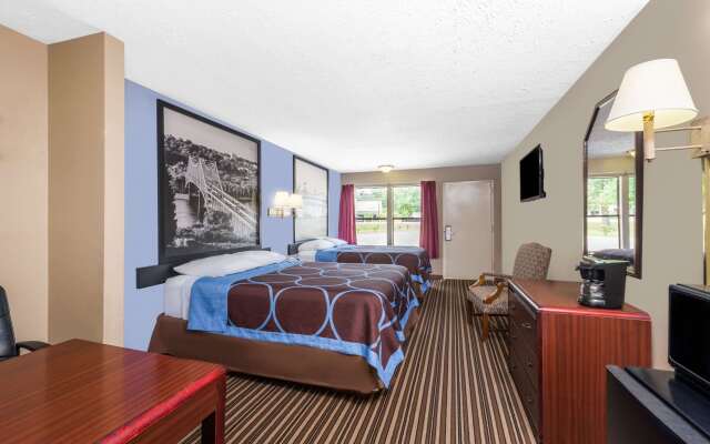 Super 8 by Wyndham Gadsden AL