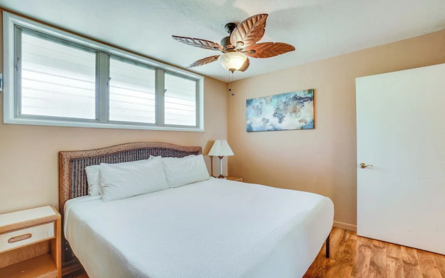 Kaunakakai Condo w/ Private Lanai & Ocean Views!