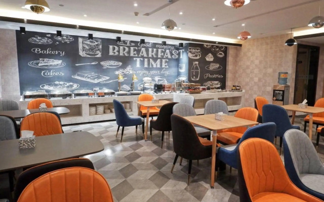 Huangzhicheng Hotel (Kunming Century City Dadu Motian Branch)