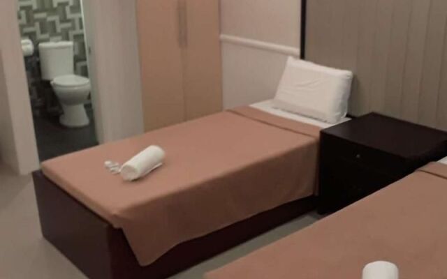 S&M Hotel