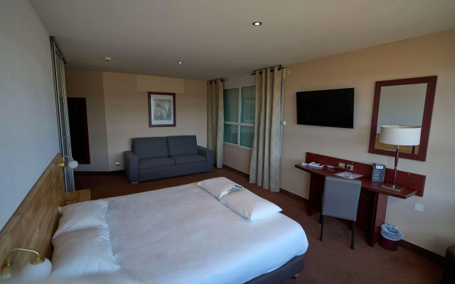 Kyriad Limoges Centre - Gare - Atrium